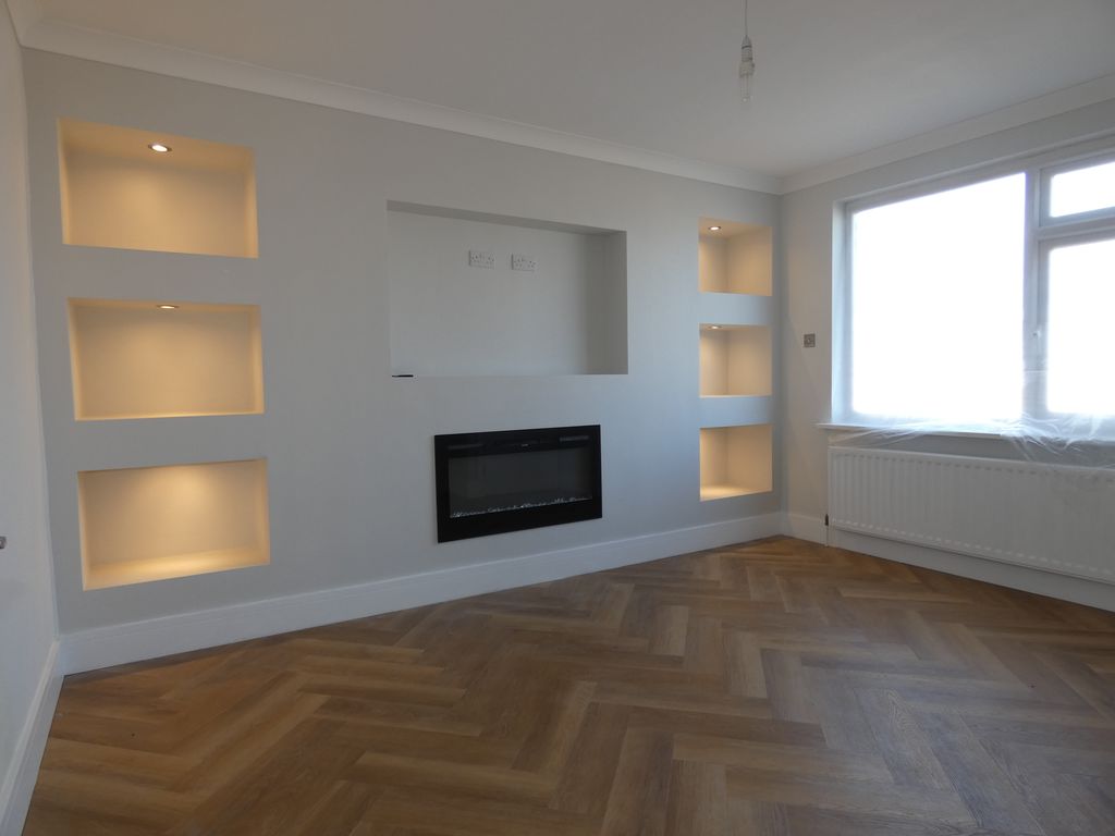 Lounge- click for photo gallery